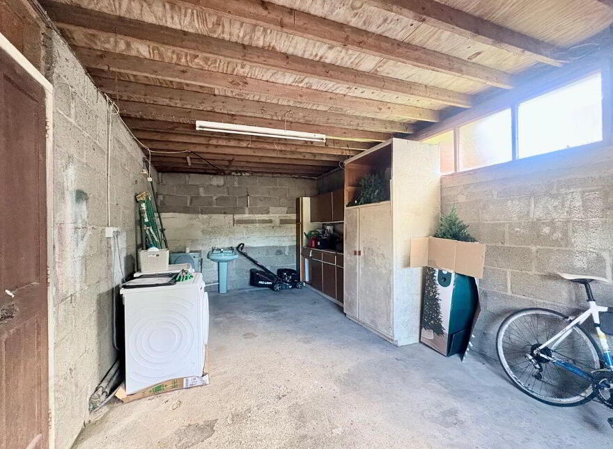 Roseville, 11 Woodlands Heights, Carrick-Beg, Carrick-On-Suir, E32RX75