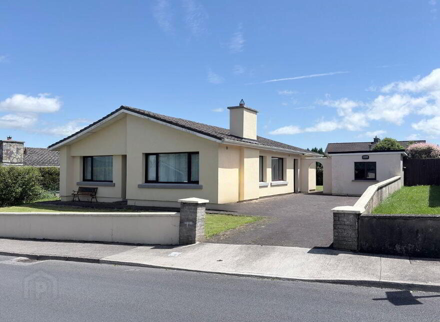 Roseville, 11 Woodlands Heights, Carrick-Beg, Carrick-On-Suir, E32RX75