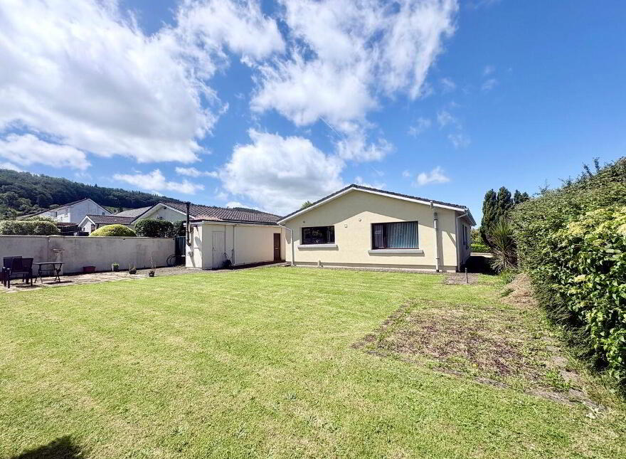 Roseville, 11 Woodlands Heights, Carrick-Beg, Carrick-On-Suir, E32RX75