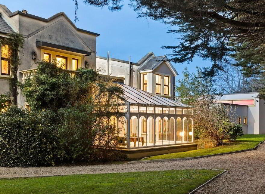 Luxury Coastal Residence & Gardens, Seafield, 2 Shankill, Shankill