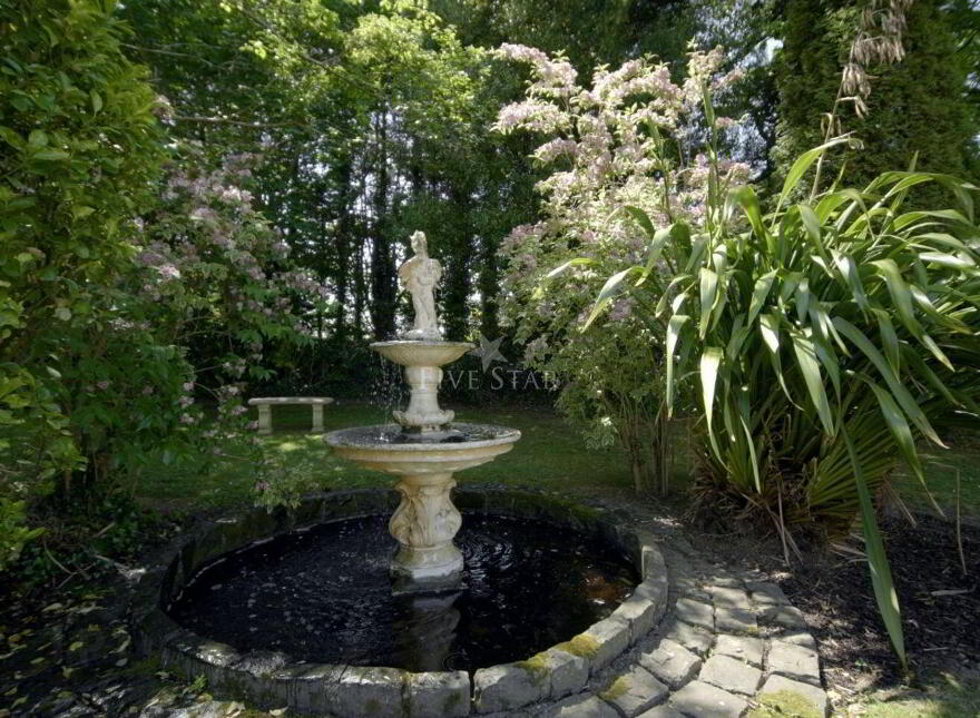 Luxury Coastal Residence & Gardens, Seafield, 2 Shankill, Shankill