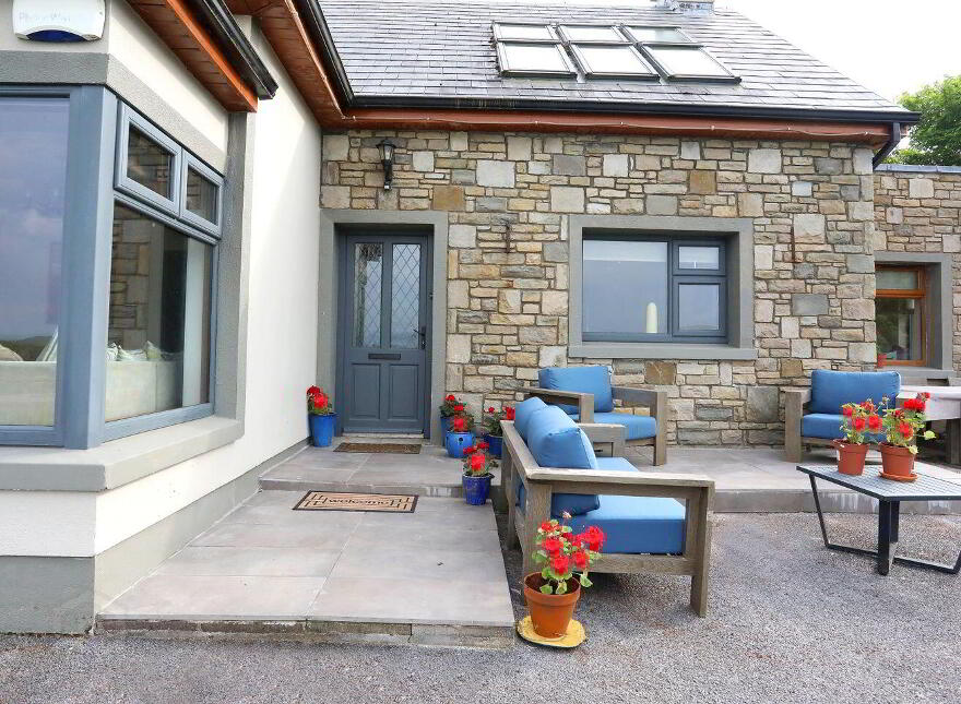 Waterfront Home On Clew Bay, Rosmoeny, Carraholly