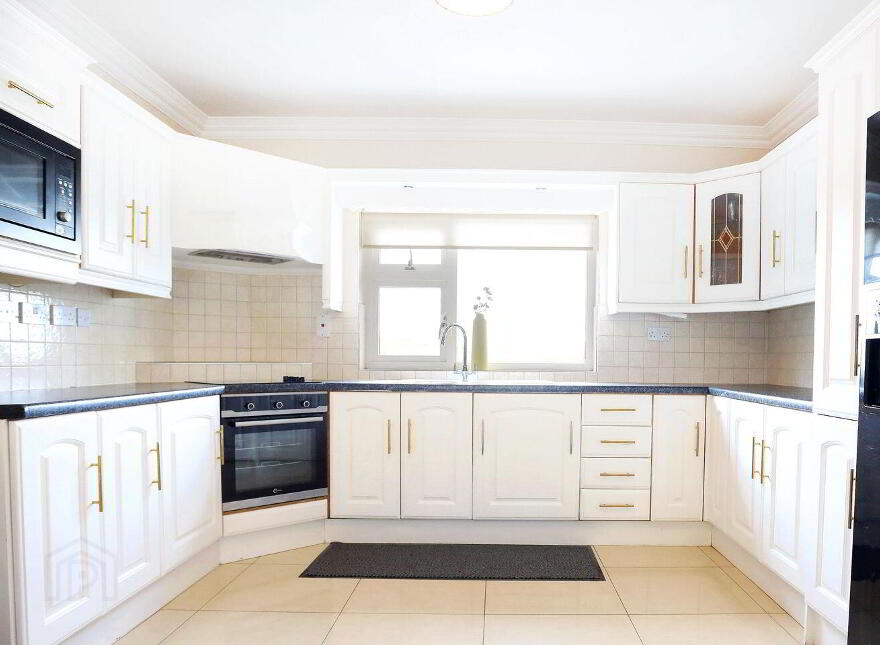 Waterfront Home On Clew Bay, Rosmoeny, Carraholly