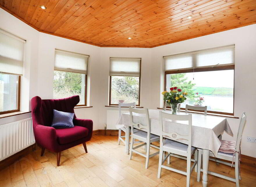 Waterfront Home On Clew Bay, Rosmoeny, Carraholly