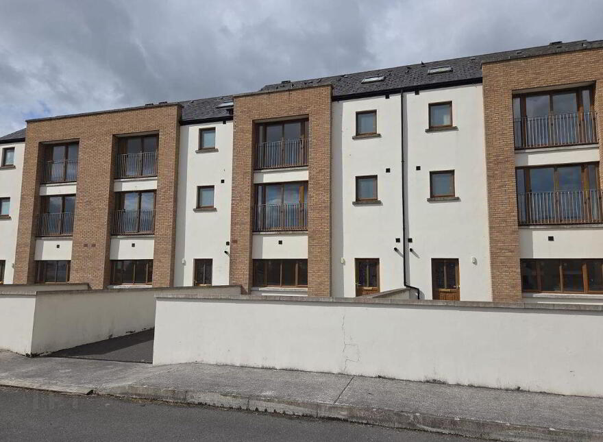 8 Clós Dhromainn, Riverside Road, Carrickmacross, A81RW68