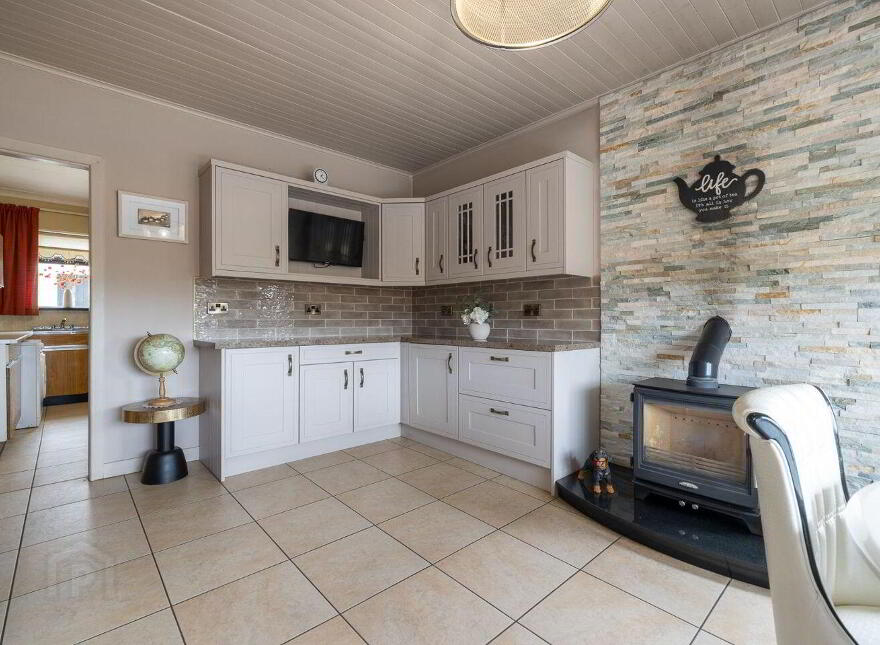 Vanbill House, Kilpipe, Aughrim, Y14X990
