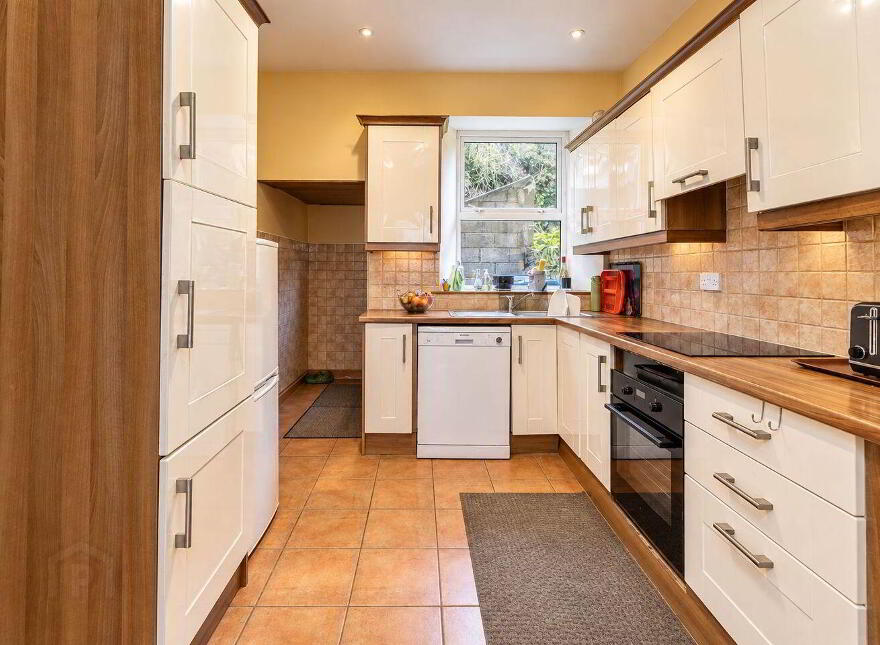 2 Gibraltar Terrace, Lighthouse Road, Youghal, P36A262