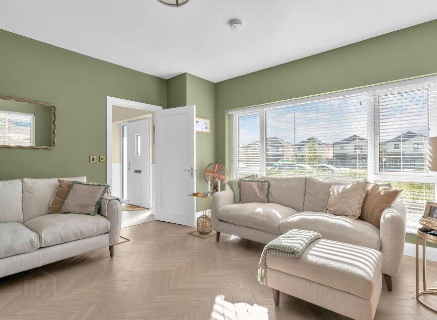 18 The Oaks, Oakwood Lawns, Edenderry, R45RW90
