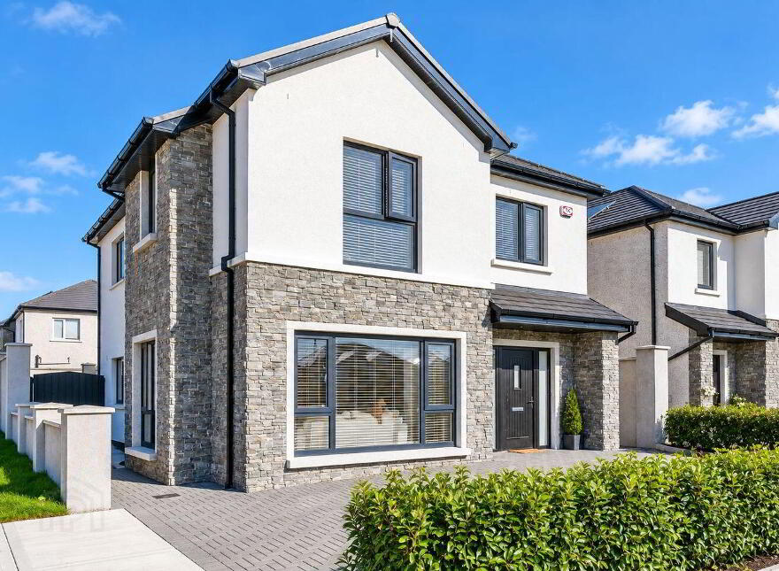 18 The Oaks, Oakwood Lawns, Edenderry, R45RW90 photo