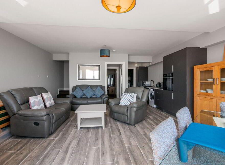 1 Strand Court, Strand Road, Duncannon, Y34F216