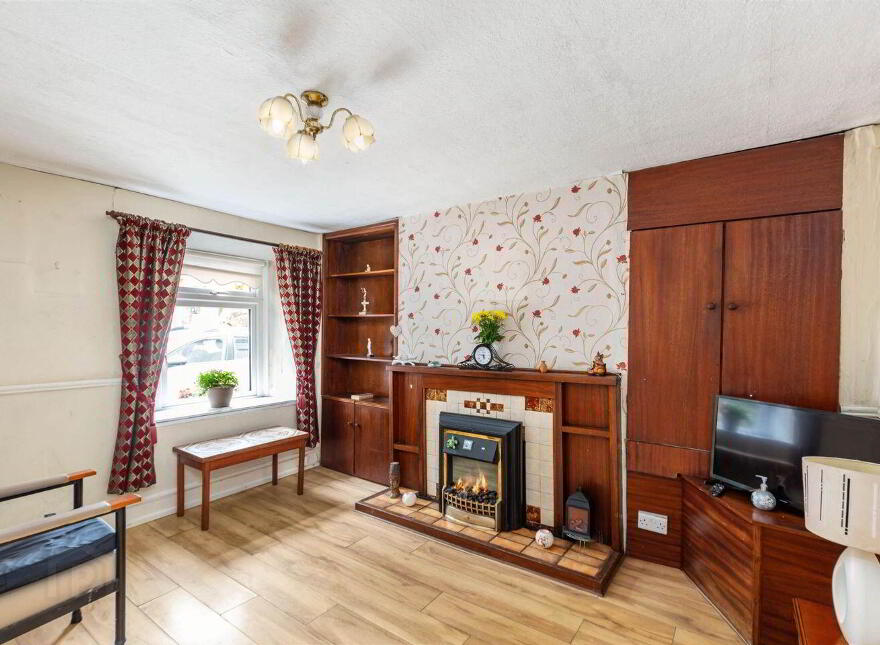 No. 2 Main Street, Carnew, Y14T9P0