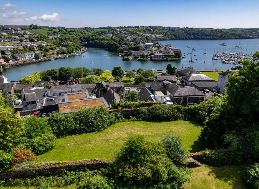 Ramparts Lane B, Kinsale
