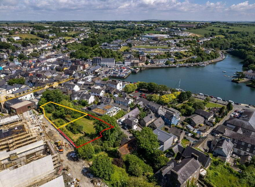 Ramparts Lane B, Kinsale