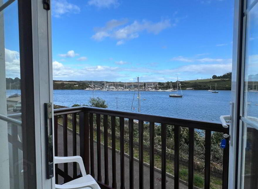 2 Viking Wharf, Worlds End, Kinsale, P17X248