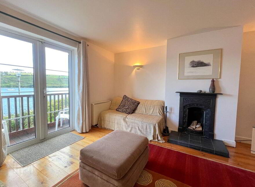 2 Viking Wharf, Worlds End, Kinsale, P17X248