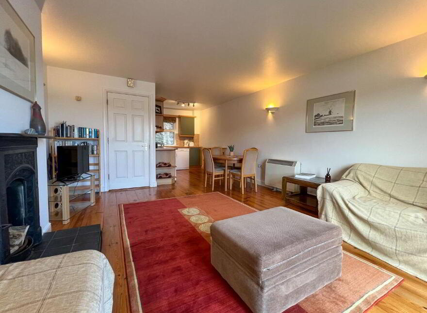 2 Viking Wharf, Worlds End, Kinsale, P17X248