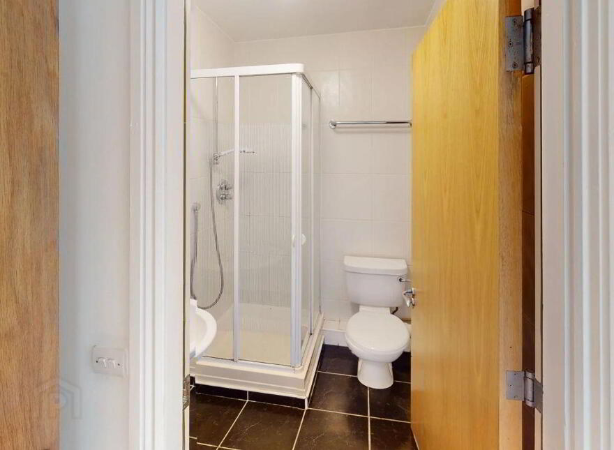 Apartment 12 The Mews The Oaks, Classes Lake, Ballincollig, P31E825