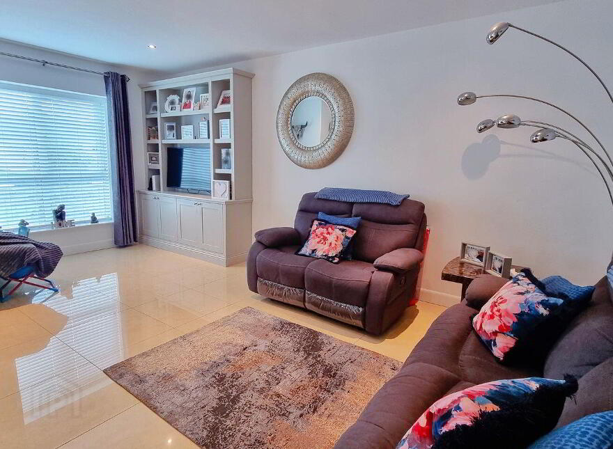 28 Ellensborough Lodge, Kiltipper, D24RE54