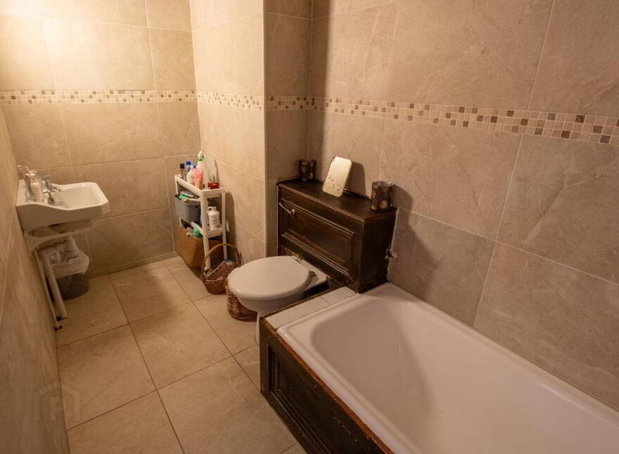 Lords Avenue, Lough Rinn, Mohill, N41VX44