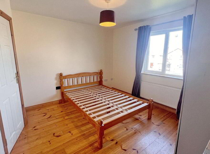 42 Dun Esker, Ballinasloe, H53E985