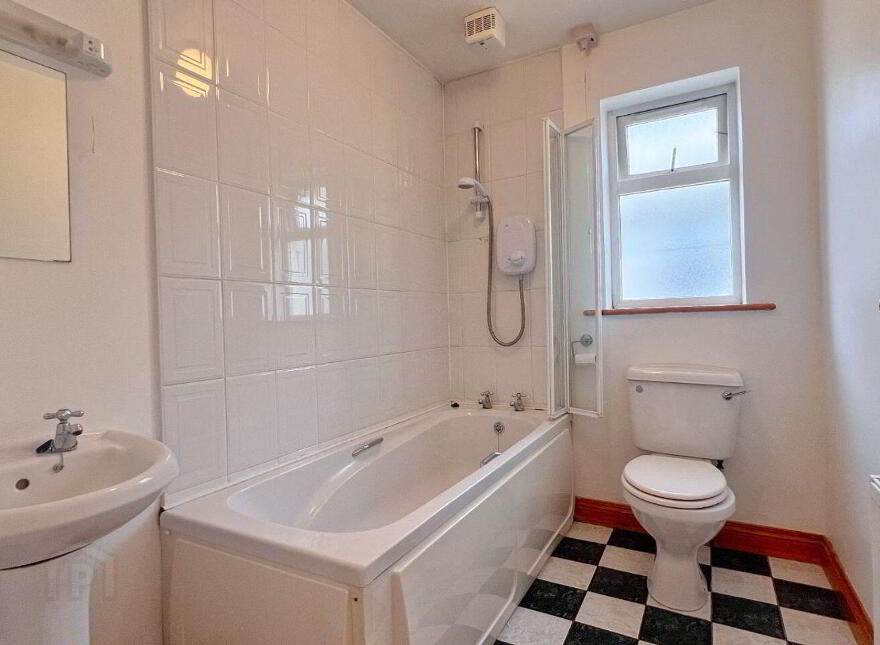 42 Dun Esker, Ballinasloe, H53E985