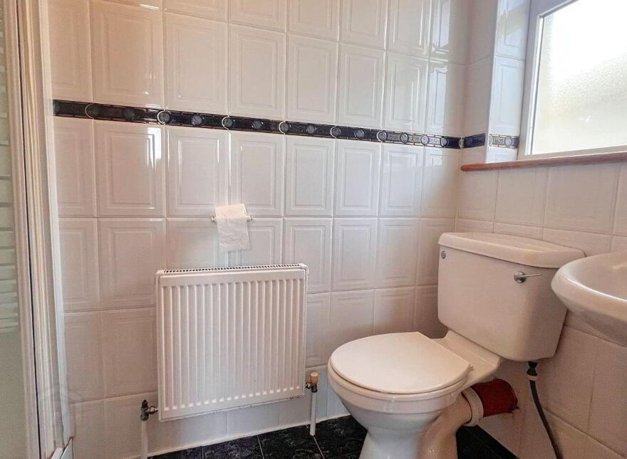 42 Dun Esker, Ballinasloe, H53E985