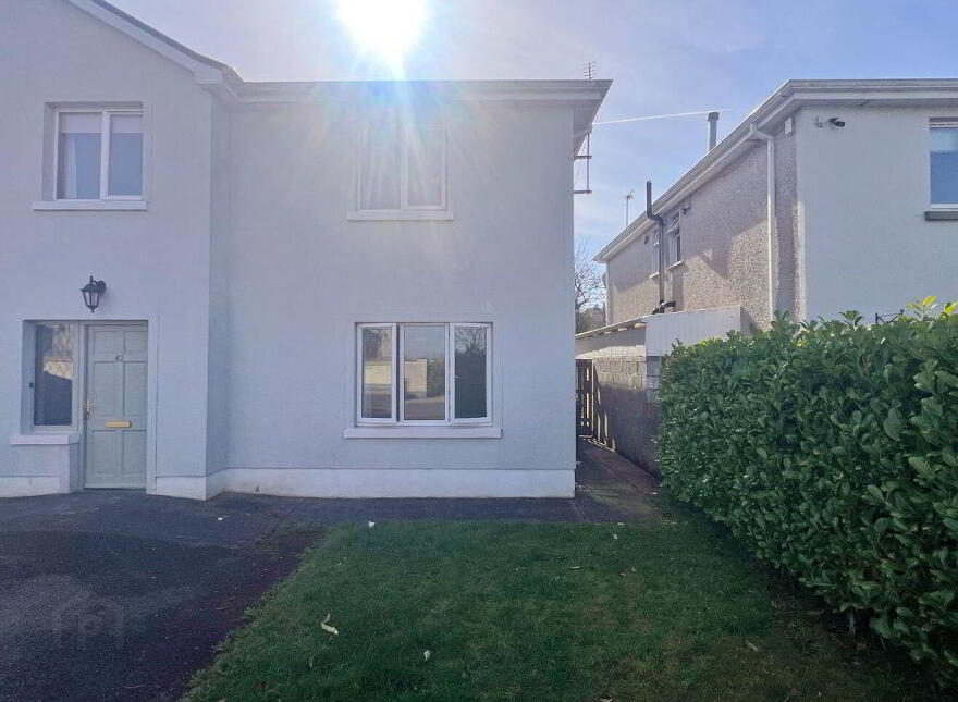 42 Dun Esker, Ballinasloe, H53E985