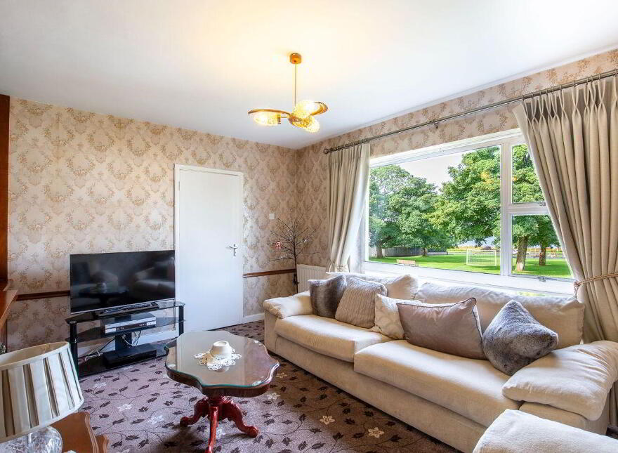8 Woodlands Green, Renmore, H91PXD7
