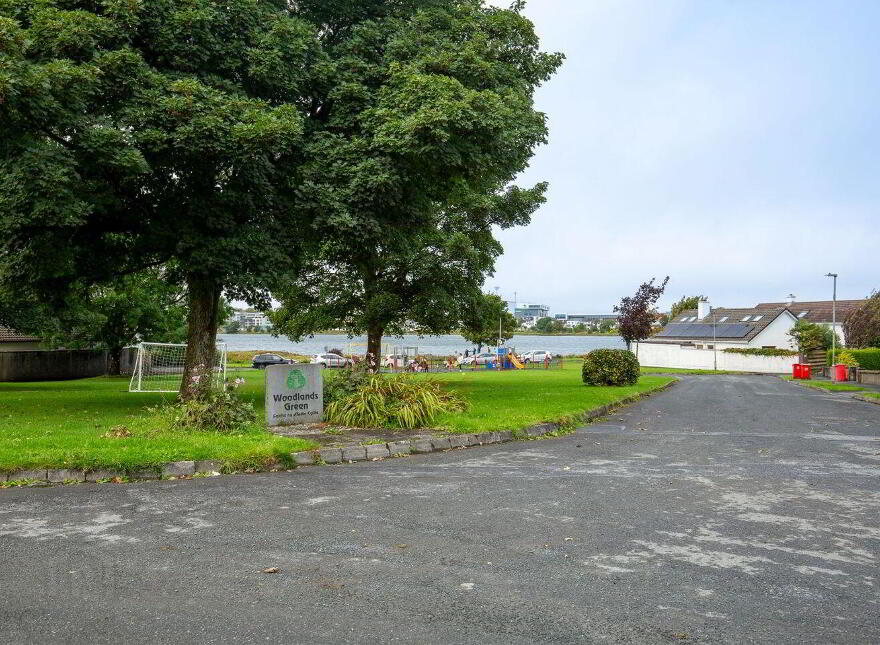 8 Woodlands Green, Renmore, H91PXD7
