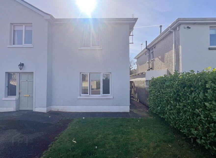 42 Dun Esker, Ballinasloe, H53E985