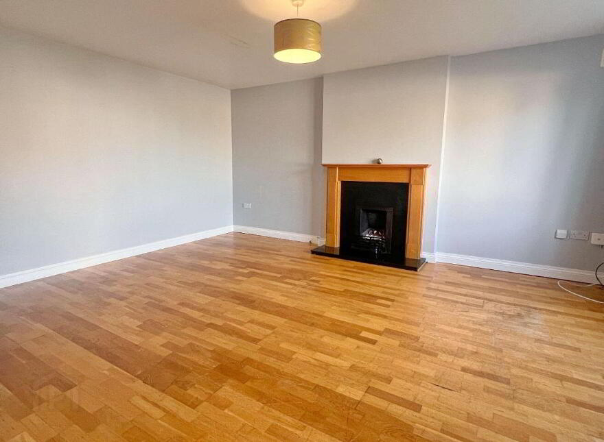42 Dun Esker, Ballinasloe, H53E985