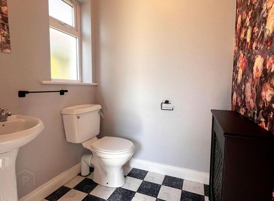 42 Dun Esker, Ballinasloe, H53E985