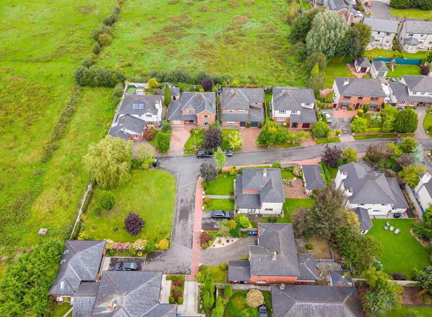 12 Sarsfield Drive, Ballinasloe, H53FY93