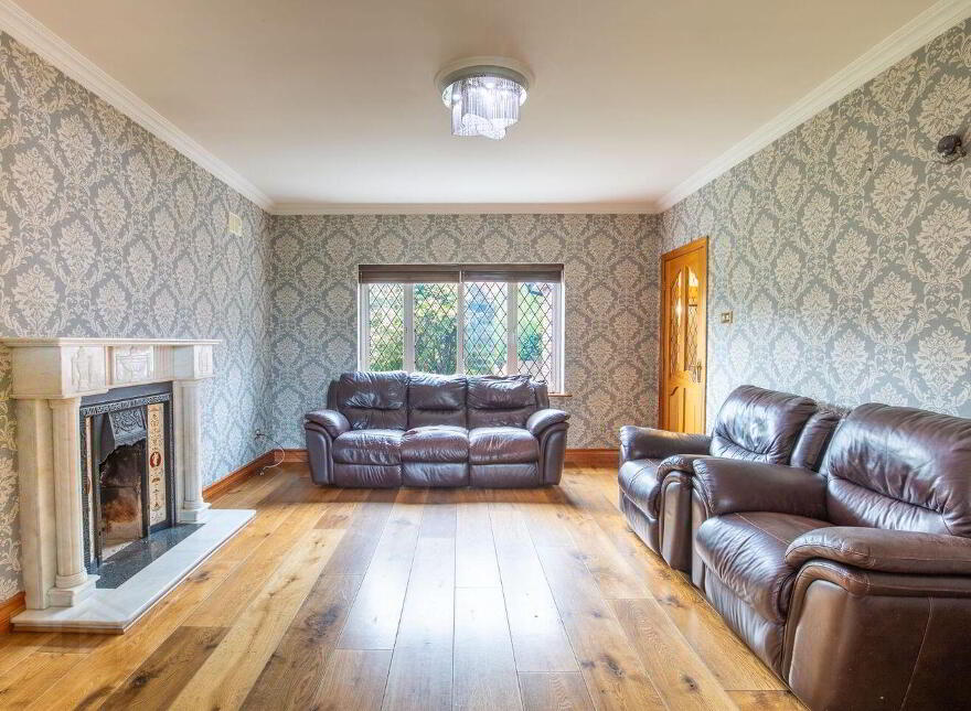 12 Sarsfield Drive, Ballinasloe, H53FY93