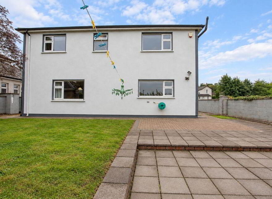 12 Sarsfield Drive, Ballinasloe, H53FY93
