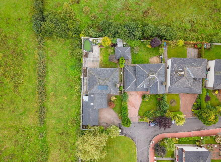 12 Sarsfield Drive, Ballinasloe, H53FY93