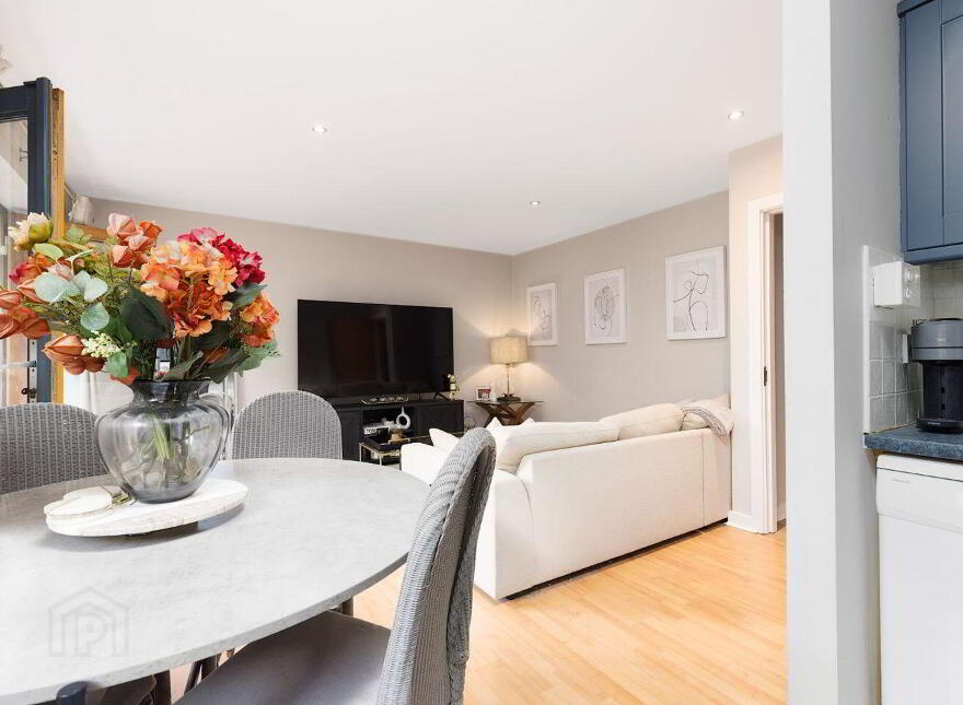 Apartment 6 Hybla Court, Blackhorse Ave, Dublin 7, D07NT27
