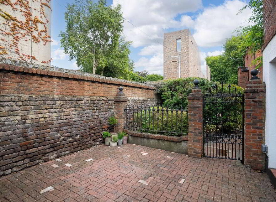 75 Morehampton Square, Donnybrook, D04V0T2