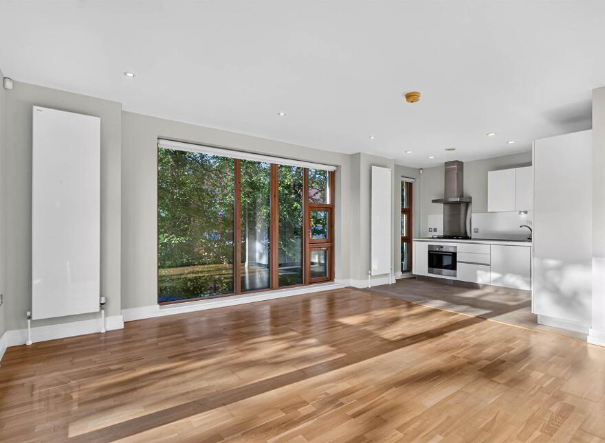 17 Stratfield House, Wellington Park Terrace, Belfast, BT9 6DR