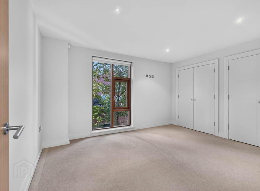17 Stratfield House, Wellington Park Terrace, Belfast, BT9 6DR