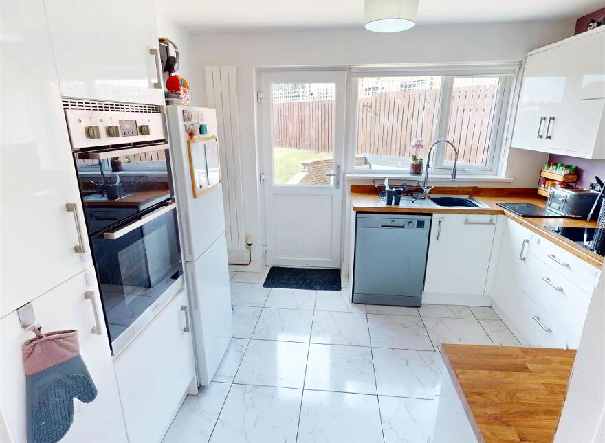 23 Knightsbridge, Lisburn, BT28 3DG