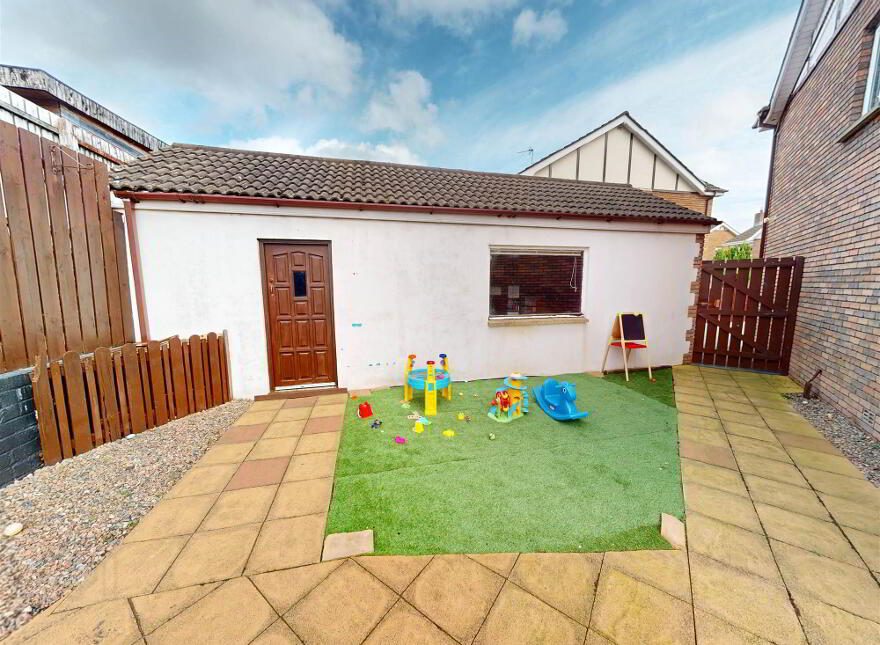 23 Knightsbridge, Lisburn, BT28 3DG