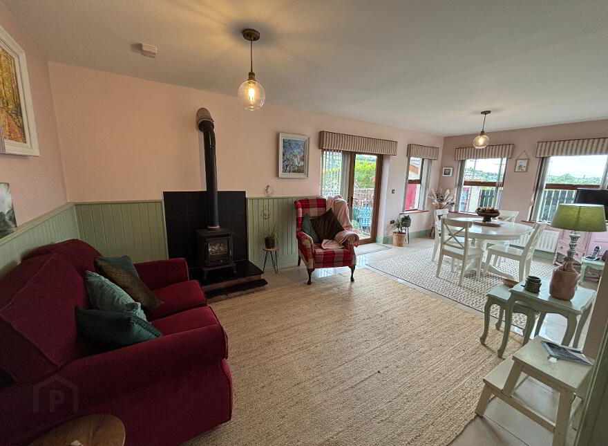 10 Carrick Close, Burren, Warrenpoint, Newry, BT34 3AT