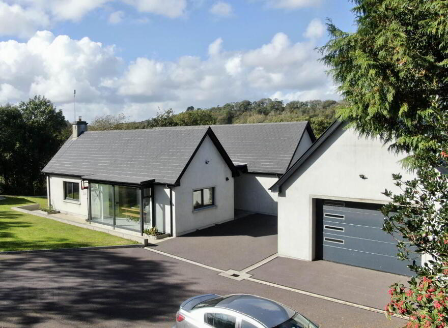 Lackenalooha, Clonakilty, P85DH64