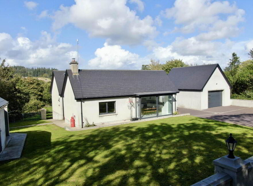 Lackenalooha, Clonakilty, P85DH64