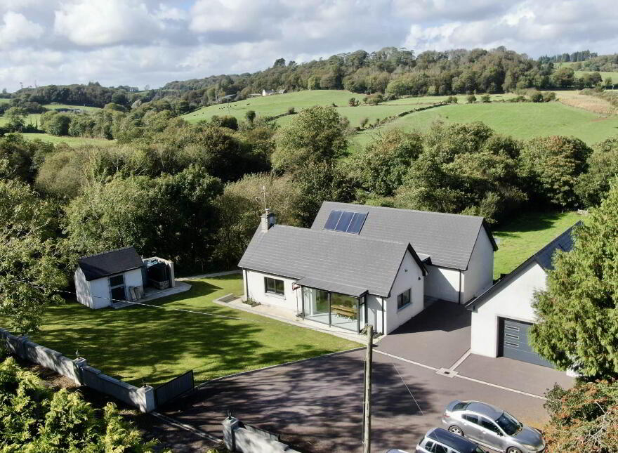 Lackenalooha, Clonakilty, P85DH64