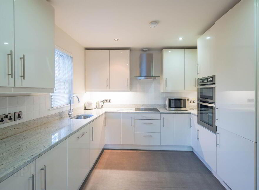 33 Sandown Manor, 84a Sandown Road, Belfast, BT5 6GQ