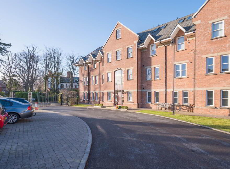 33 Sandown Manor, 84a Sandown Road, Belfast, BT5 6GQ