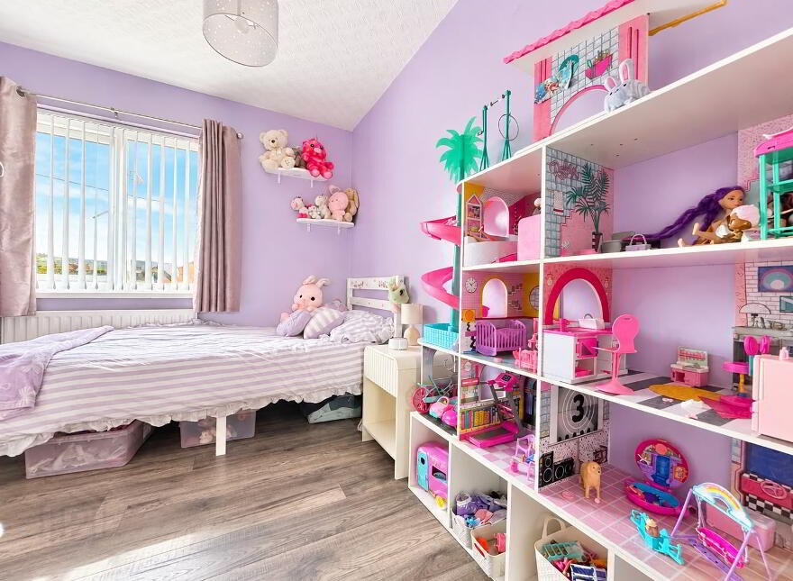 2 Cedar Park, Carrickfergus, BT38 8DU