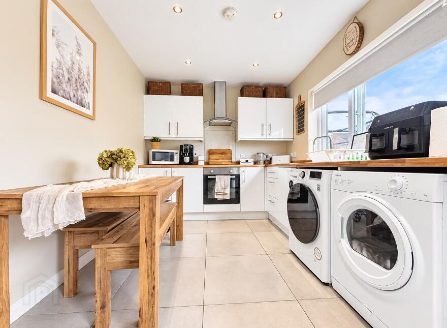 2 Cedar Park, Carrickfergus, BT38 8DU